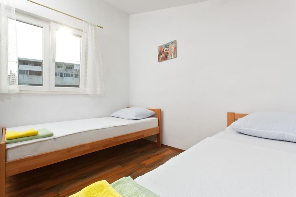 Apartments Mani Trogir Exterior foto