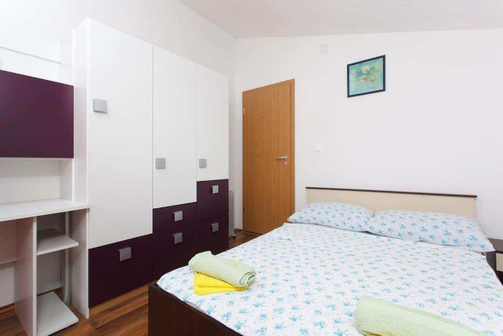 Apartments Mani Trogir Exterior foto