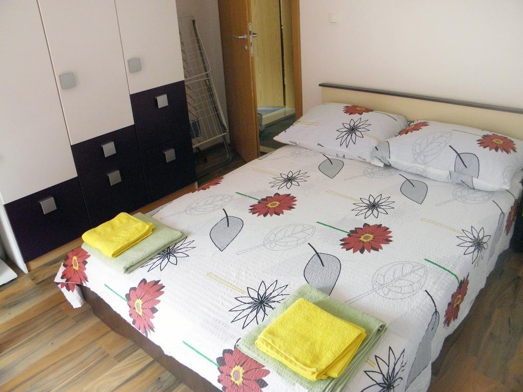 Apartments Mani Trogir Habitación foto